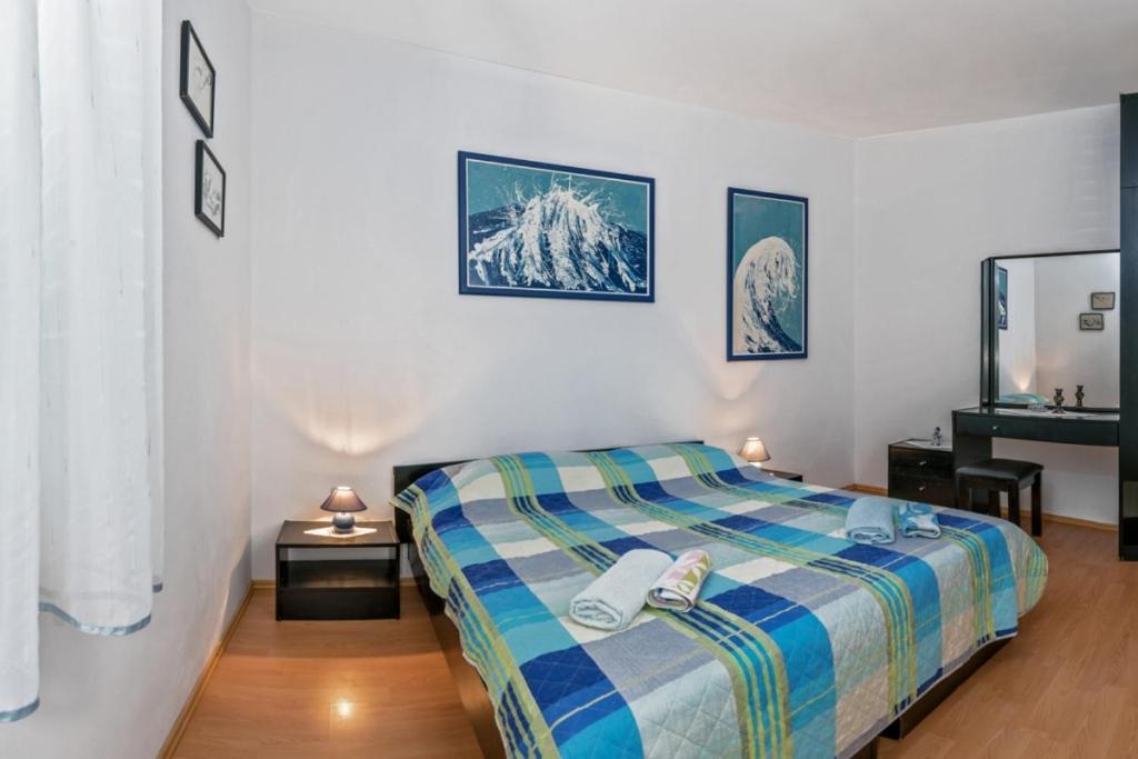Apartment In Bol With Seaview, Terrace, Air Condition, Wifi Exterior photo